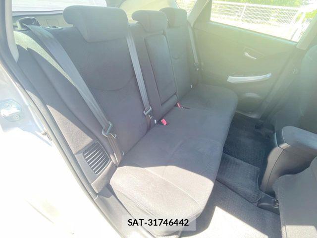 Toyota PRIUS 2014-07 8881645-9