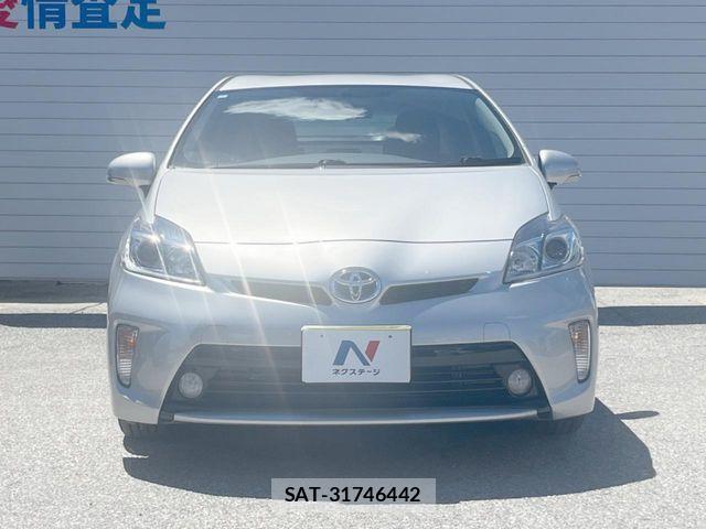 Toyota PRIUS 2014-07 8881645-14