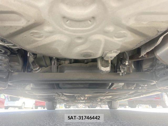 Toyota PRIUS 2014-07 8881645-19