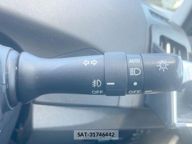 Toyota PRIUS 2014-07 8881645-6