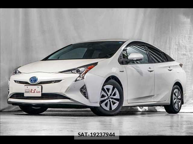 Toyota PRIUS 2016-05 8881623-0