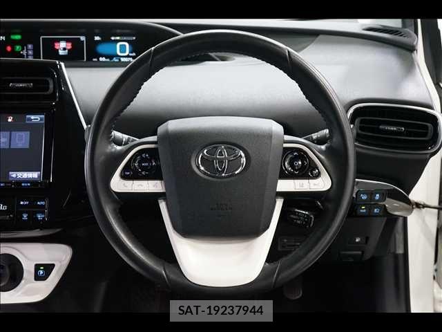 Toyota PRIUS 2016-05 8881623-9