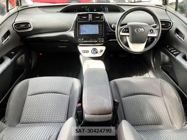 Toyota PRIUS 2016-04 8881626-1