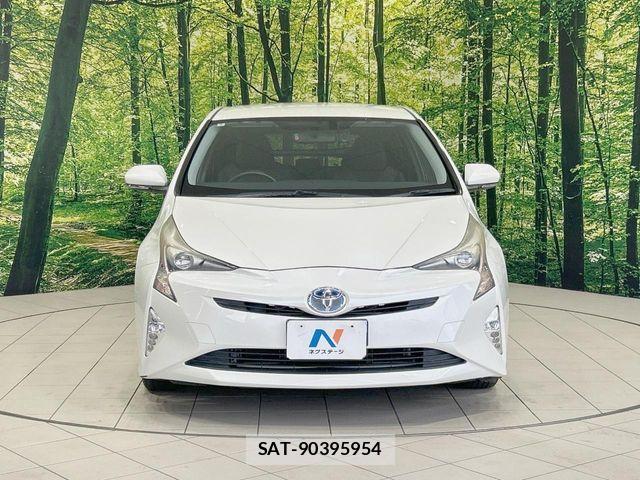 Toyota PRIUS 2016-01 8881624-13