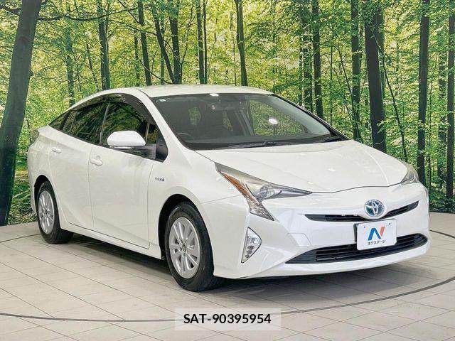 Toyota PRIUS 2016-01 8881624-15