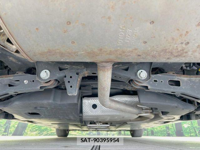 Toyota PRIUS 2016-01 8881624-18