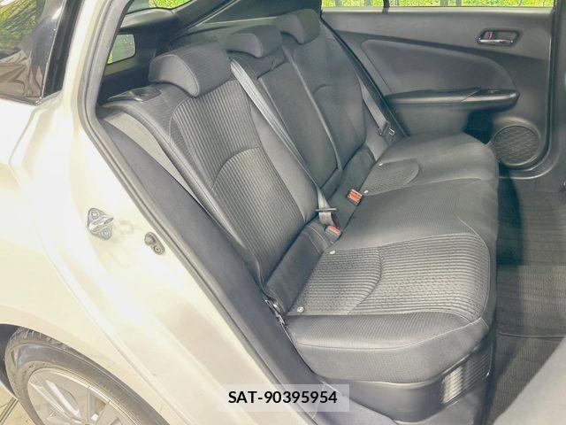 Toyota PRIUS 2016-01 8881624-8