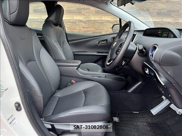 Toyota PRIUS 2019-11 8881602-9