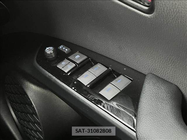Toyota PRIUS 2019-11 8881602-11