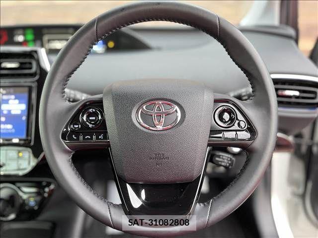 Toyota PRIUS 2019-11 8881602-13