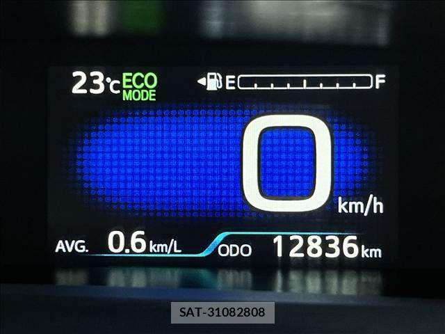 Toyota PRIUS 2019-11 8881602-16