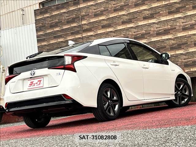 Toyota PRIUS 2019-11 8881602-4