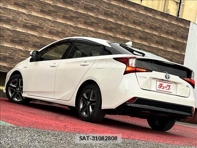 Toyota PRIUS 2019-11 8881602-6