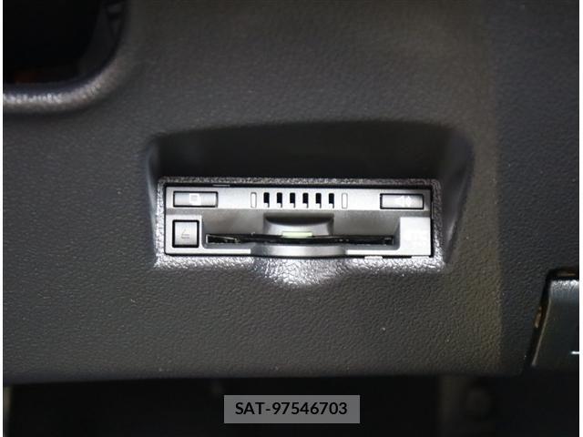 Toyota PRIUS 2017-03 8881604-8