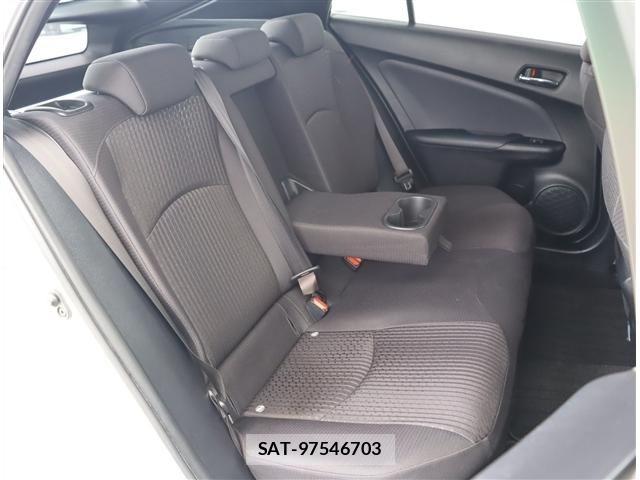 Toyota PRIUS 2017-03 8881604-12