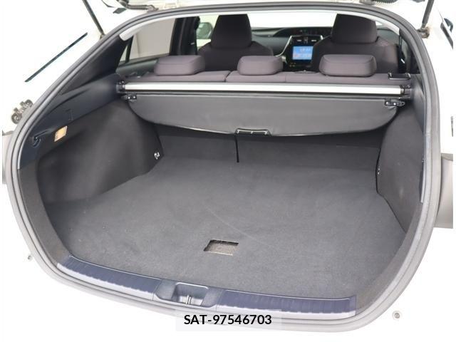 Toyota PRIUS 2017-03 8881604-13
