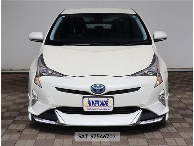 Toyota PRIUS 2017-03 8881604-16