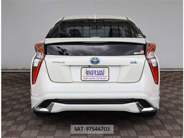 Toyota PRIUS 2017-03 8881604-20
