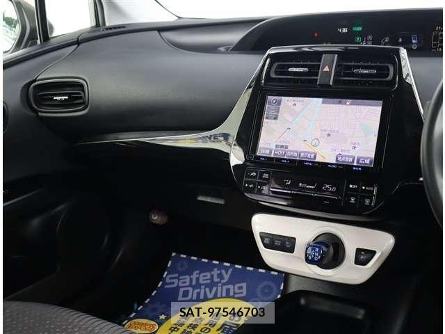 Toyota PRIUS 2017-03 8881604-24