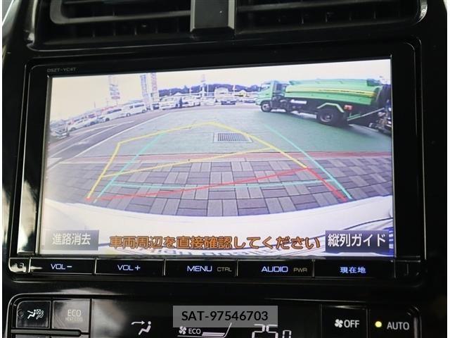 Toyota PRIUS 2017-03 8881604-5