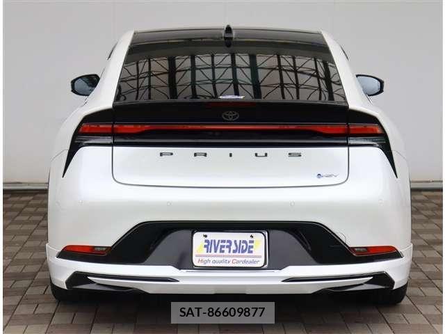 Toyota PRIUS 2023-02 8881585-23