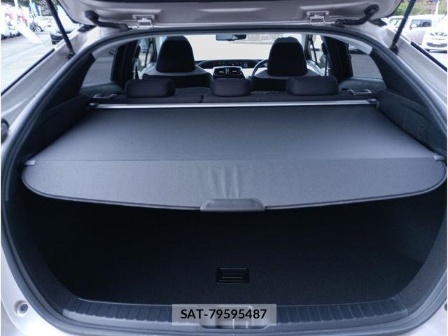Toyota PRIUS 2018-01 8881618-11