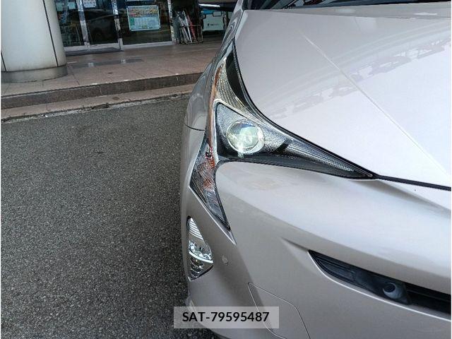 Toyota PRIUS 2018-01 8881618-27
