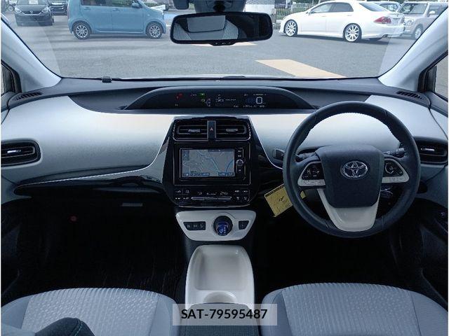 Toyota PRIUS 2018-01 8881618-2