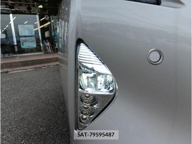 Toyota PRIUS 2018-01 8881618-29
