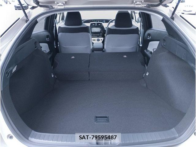 Toyota PRIUS 2018-01 8881618-6