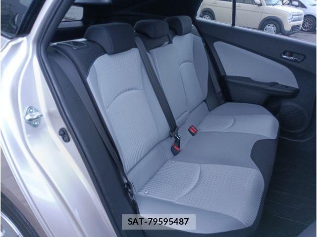 Toyota PRIUS 2018-01 8881618-8