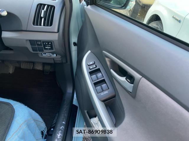 Toyota PRIUS 2010-01 8881667-12