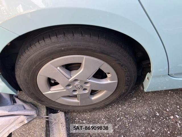 Toyota PRIUS 2010-01 8881667-5