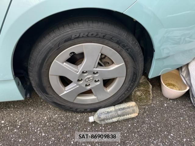 Toyota PRIUS 2010-01 8881667-6
