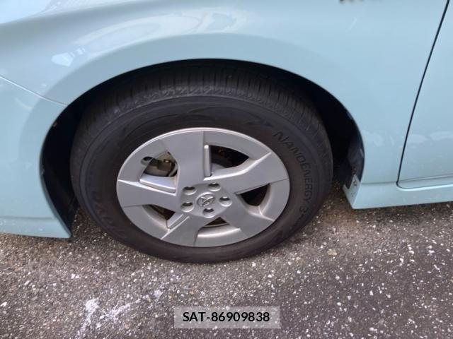 Toyota PRIUS 2010-01 8881667-7