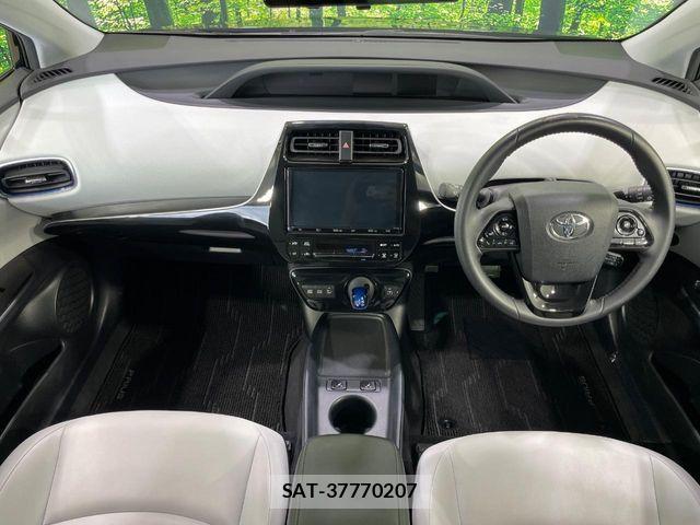 Toyota PRIUS 2019-08 8881600-1