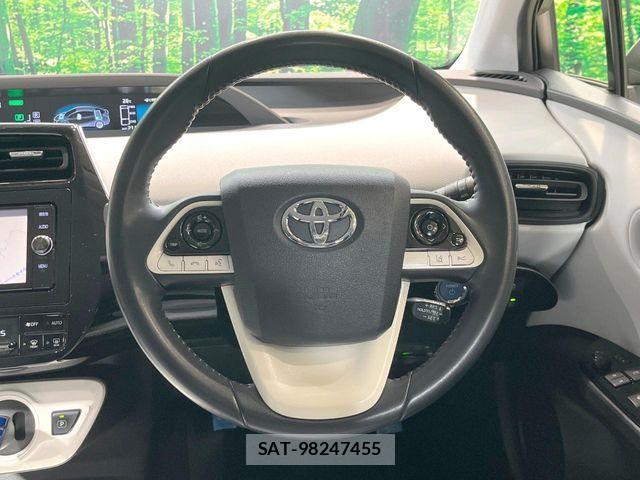 Toyota PRIUS 2018-03 8881621-10