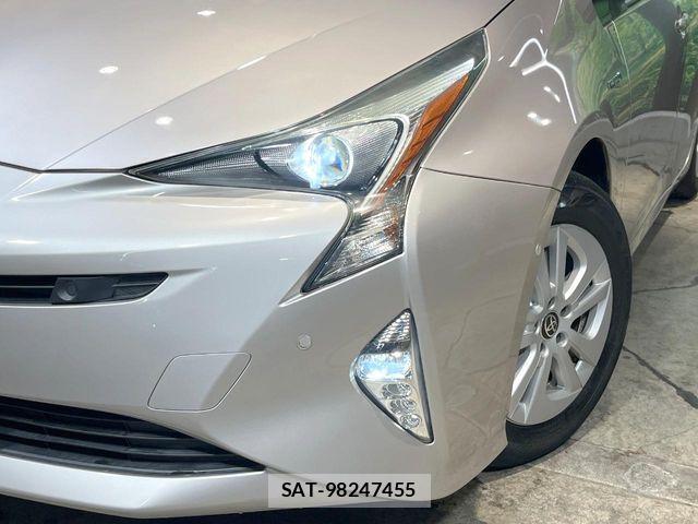 Toyota PRIUS 2018-03 8881621-11