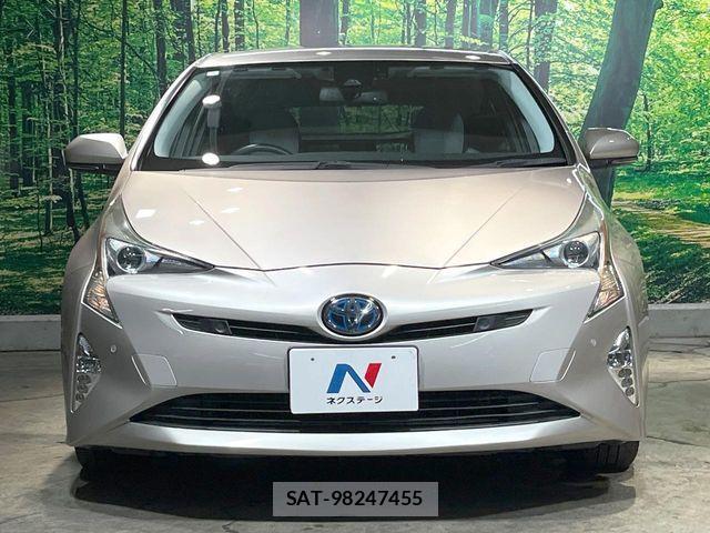 Toyota PRIUS 2018-03 8881621-13
