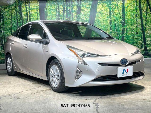 Toyota PRIUS 2018-03 8881621-15
