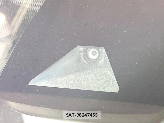 Toyota PRIUS 2018-03 8881621-2