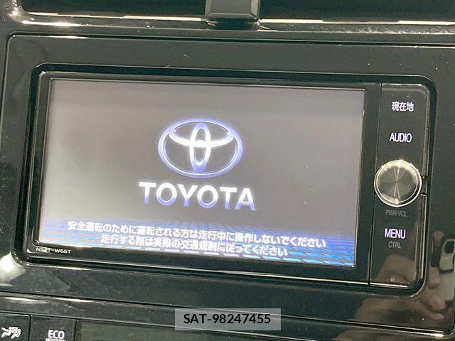 Toyota PRIUS 2018-03 8881621-3