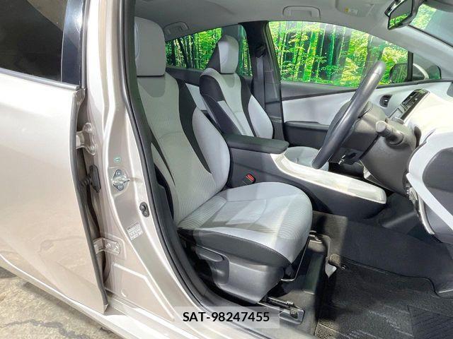Toyota PRIUS 2018-03 8881621-7