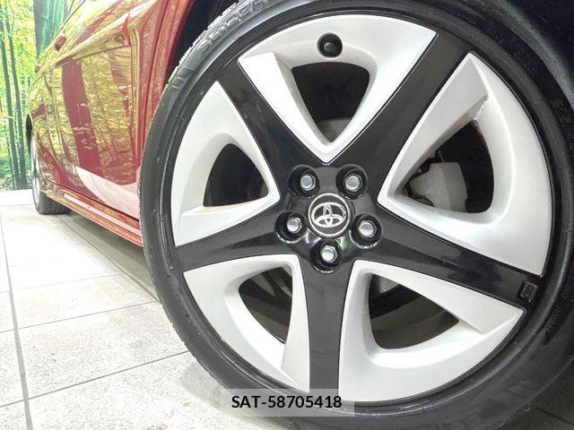 Toyota PRIUS 2016-12 8881635-12