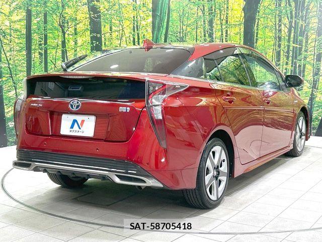 Toyota PRIUS 2016-12 8881635-16
