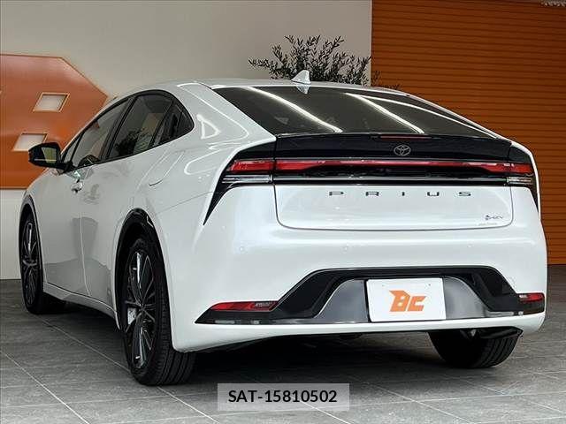 Toyota PRIUS 2024-05 8881589-12