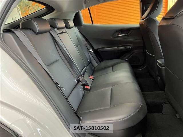Toyota PRIUS 2024-05 8881589-17