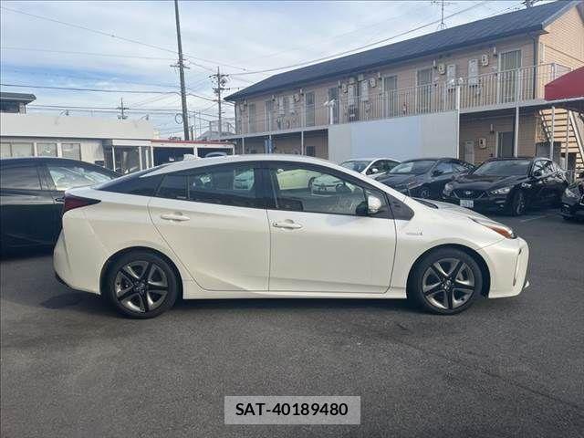 Toyota PRIUS 2019-03 8881622-15