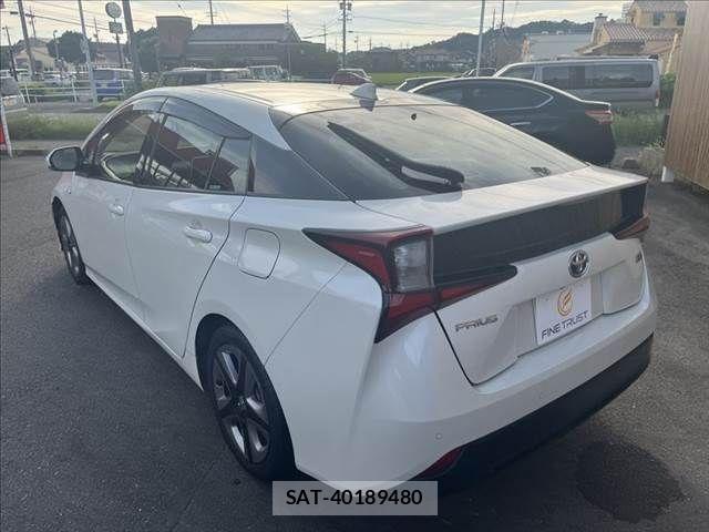 Toyota PRIUS 2019-03 8881622-18