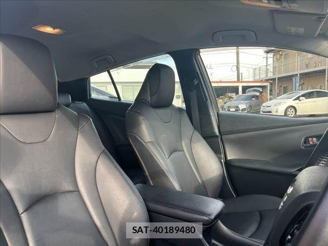 Toyota PRIUS 2019-03 8881622-6